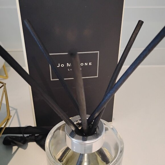 Jo Malone Wild Bluebell Diffuser - Picture 3 of 4